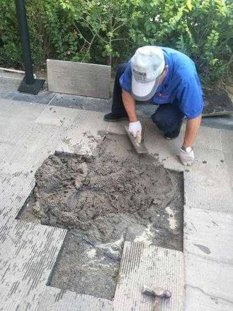 公共场地或户外地面维护更换