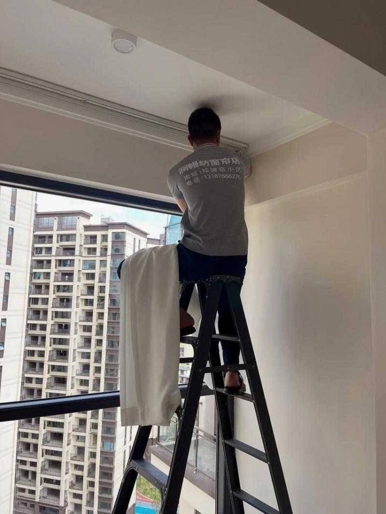 窗帘上门维修/安装