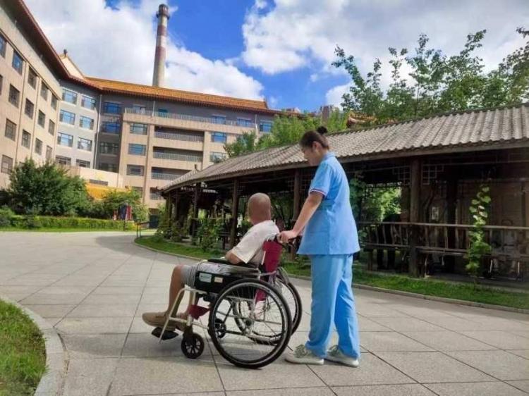 老人看护服务