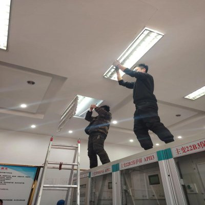 灯具安装服务